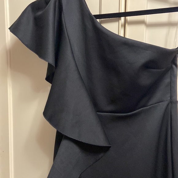 Black gown M - Picture 3 of 10